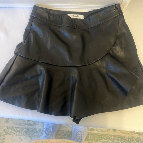 SJ style leather skort - Picture 2 of 4